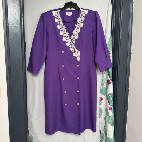 Vintage Ashley & Me Women’s Purple Lace neckline Button Up Dress Size 16 - Picture 1 of 15